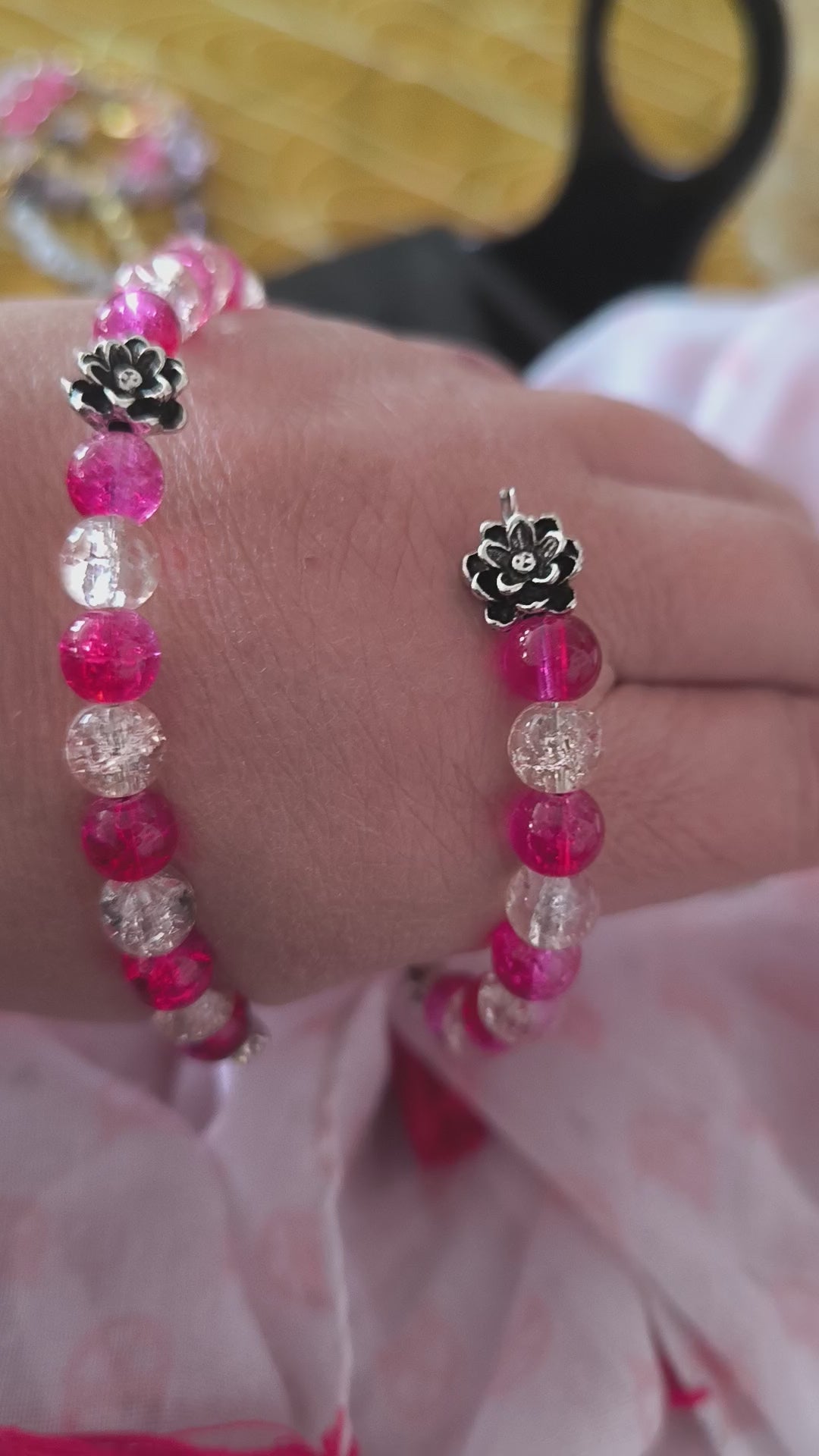 Bracelet Tour de Bras Perles de Verre & Fleurs Acier Inoxydable – Fait Main | Les Créas de Steffy