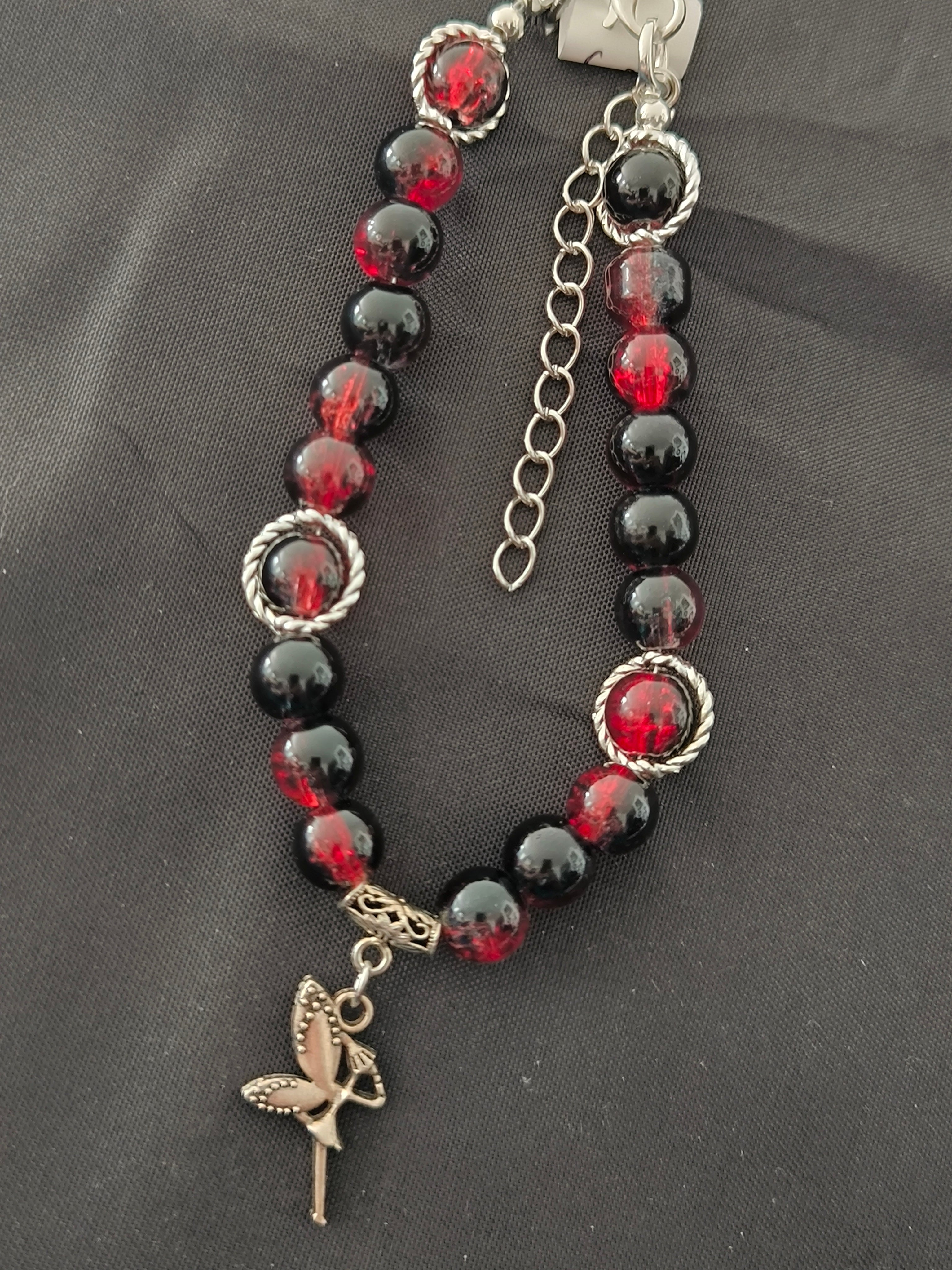 Bracelet Perles de Verre Noir & Rouge – Petite Fée Argentée Fait Main France
