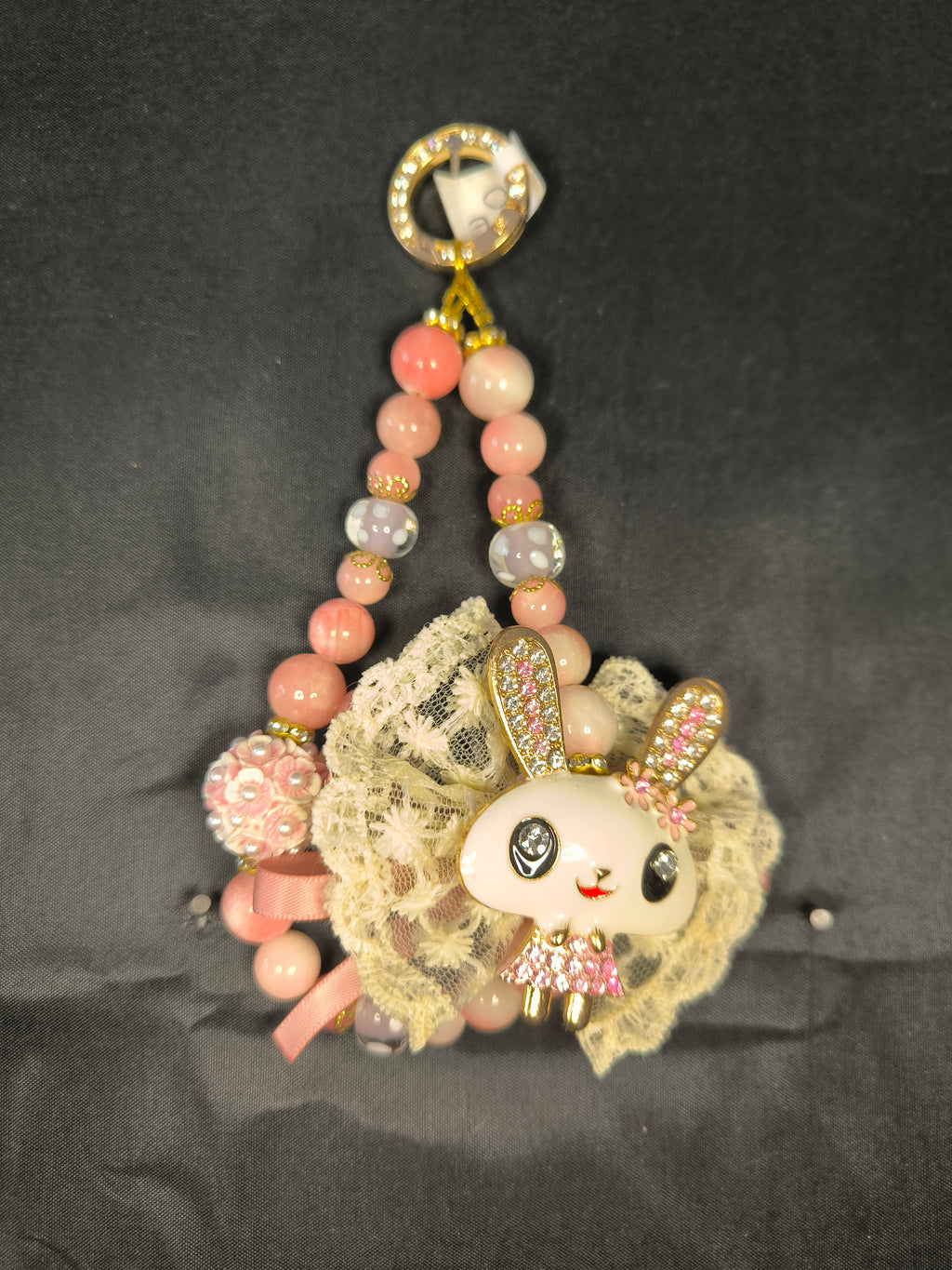 Bijou de téléphone & porte-clés fait main – Lapin, Dentelle & Perles | Les Créas de Steffy