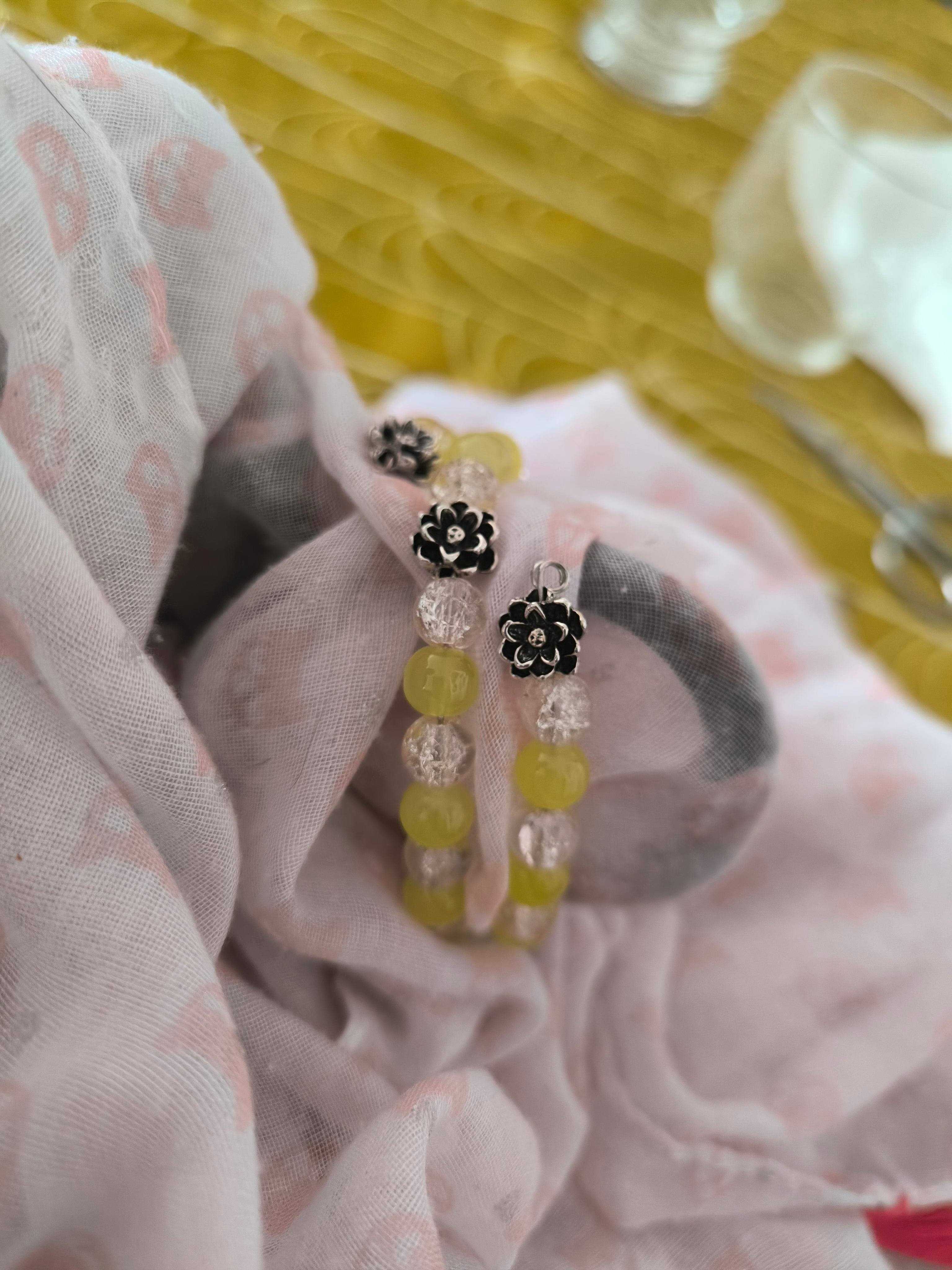 Bracelet Tour de Bras Perles de Verre & Fleur Acier Inoxydable – Artisanal Fait Main | Les Créas de Steffy