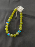 Bracelet en perles de verre vert kaki fait main – Acier & strass