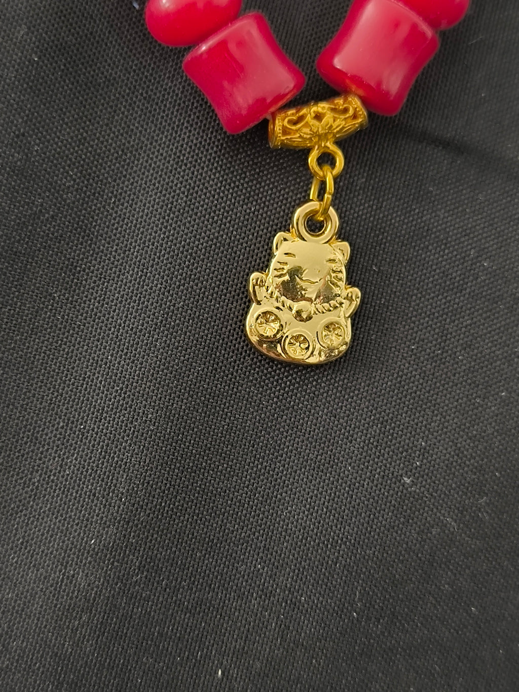 Bracelet Bodhi Rouge & Chat Porte-Bonheur Doré – Fait Main en France