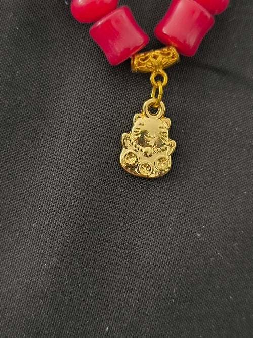 Bracelet Bodhi Rouge & Chat Porte-Bonheur Doré – Fait Main en France