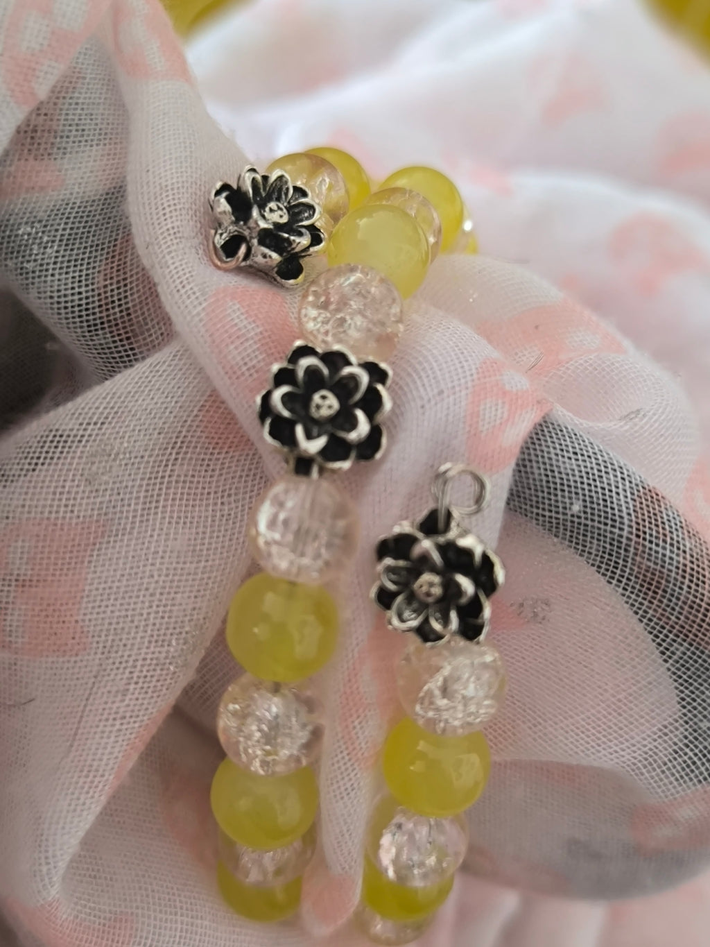 Bracelet Tour de Bras Perles de Verre & Fleur Acier Inoxydable – Artisanal Fait Main | Les Créas de Steffy