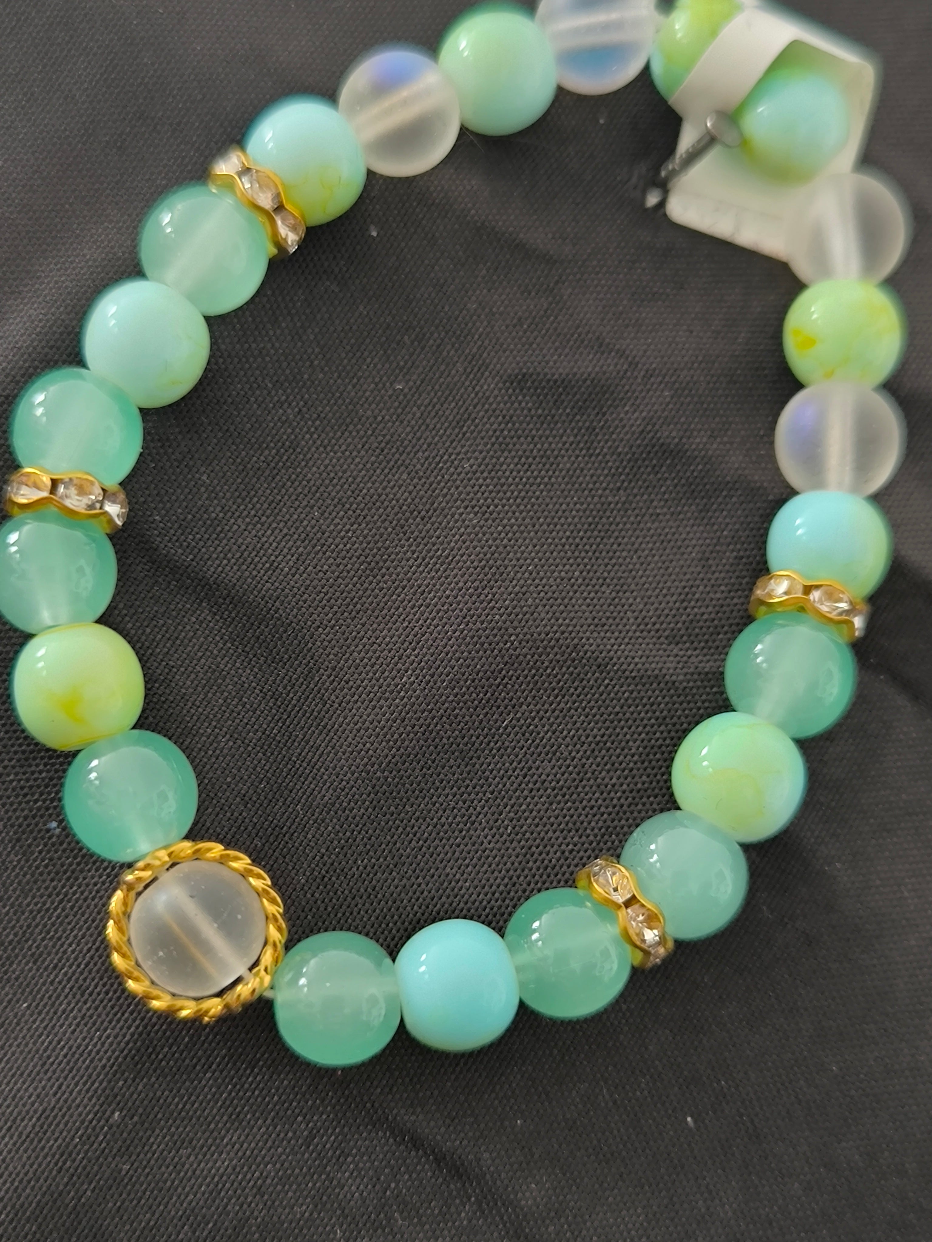 Bracelet artisanal perles de verre lumineux – Élégant & ajustable | Les Créas de Steffy