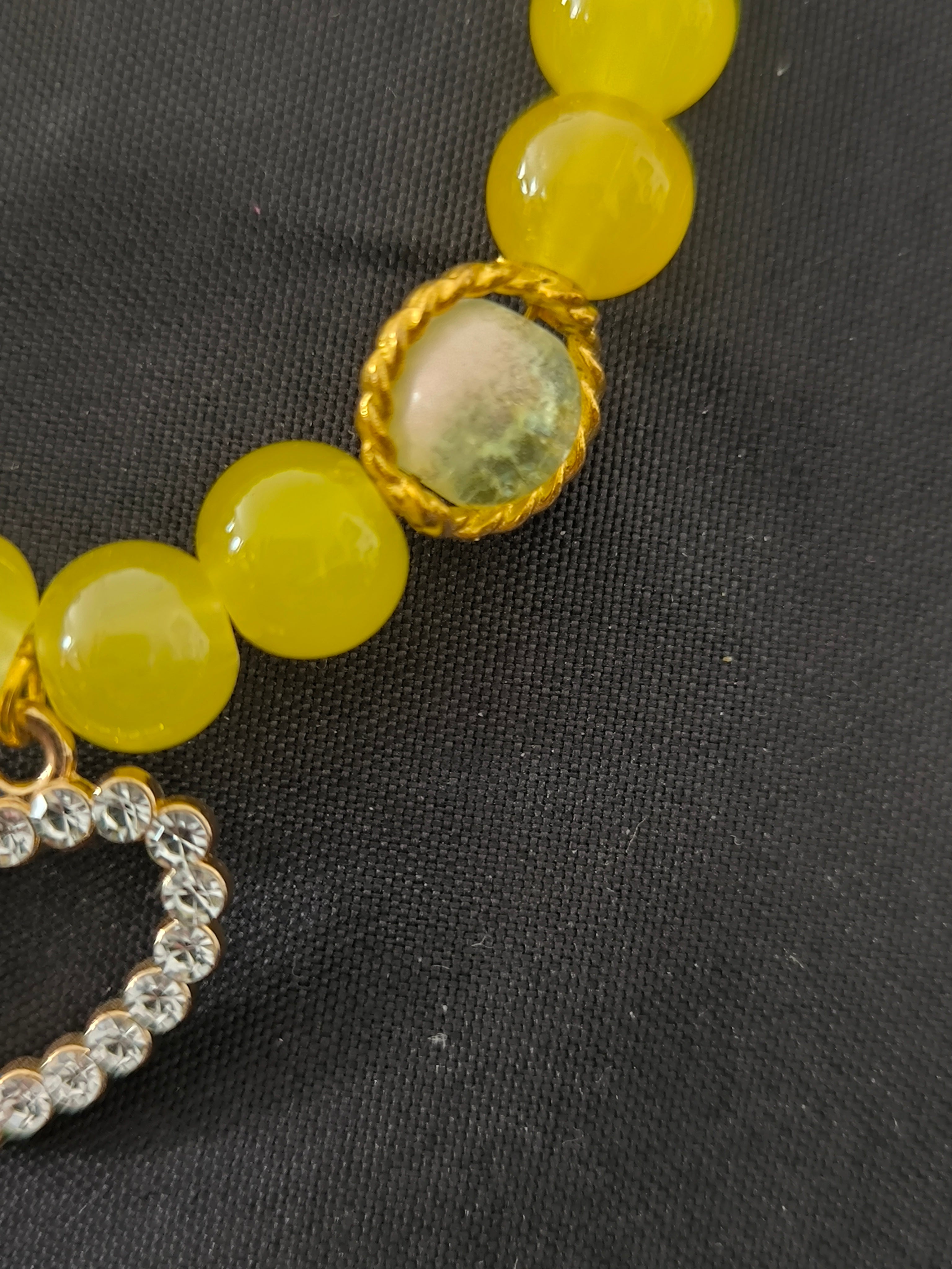 Bracelet en perles en verre fait main – Tons jaune & strass