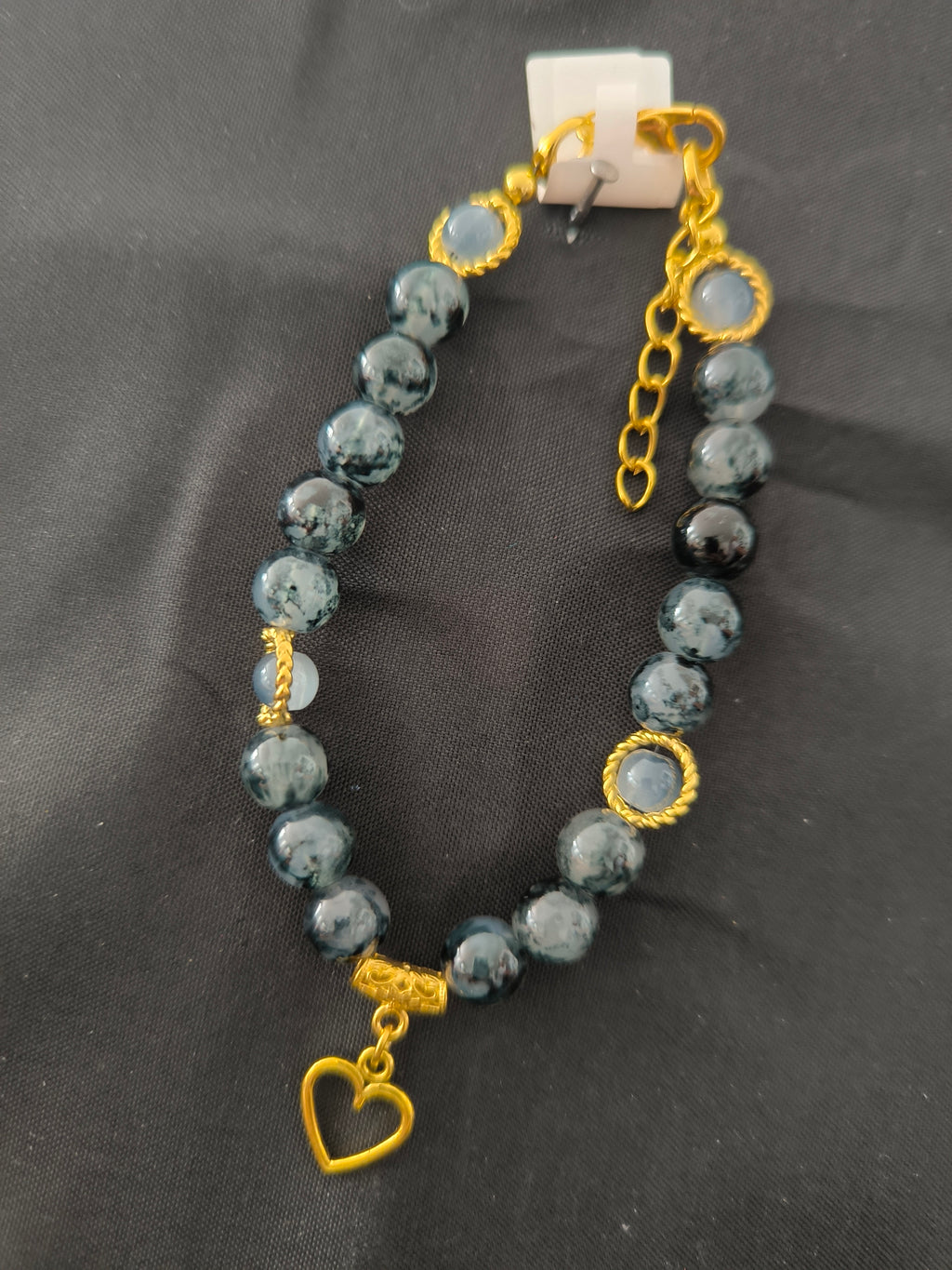 Bracelet Perles de Verre Gris Noir & Cœur Doré – Fait Main France