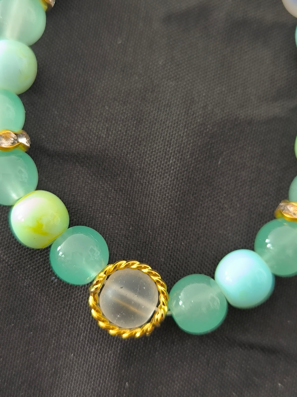 Bracelet artisanal perles de verre lumineux – Élégant & ajustable | Les Créas de Steffy