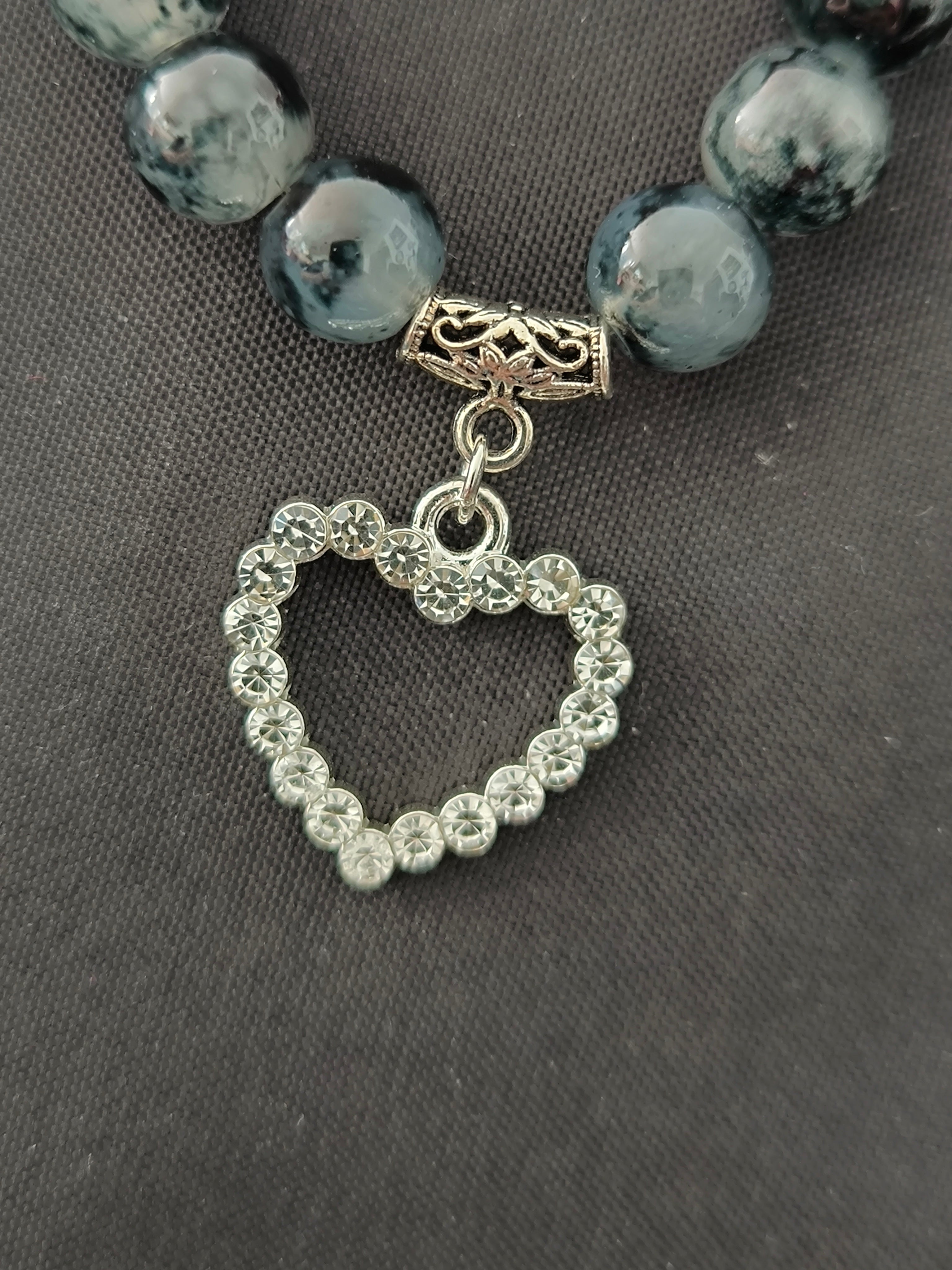 Bracelet Perles de Verre Grises & Cœur Strass Acier Inoxydable – Fait Main France